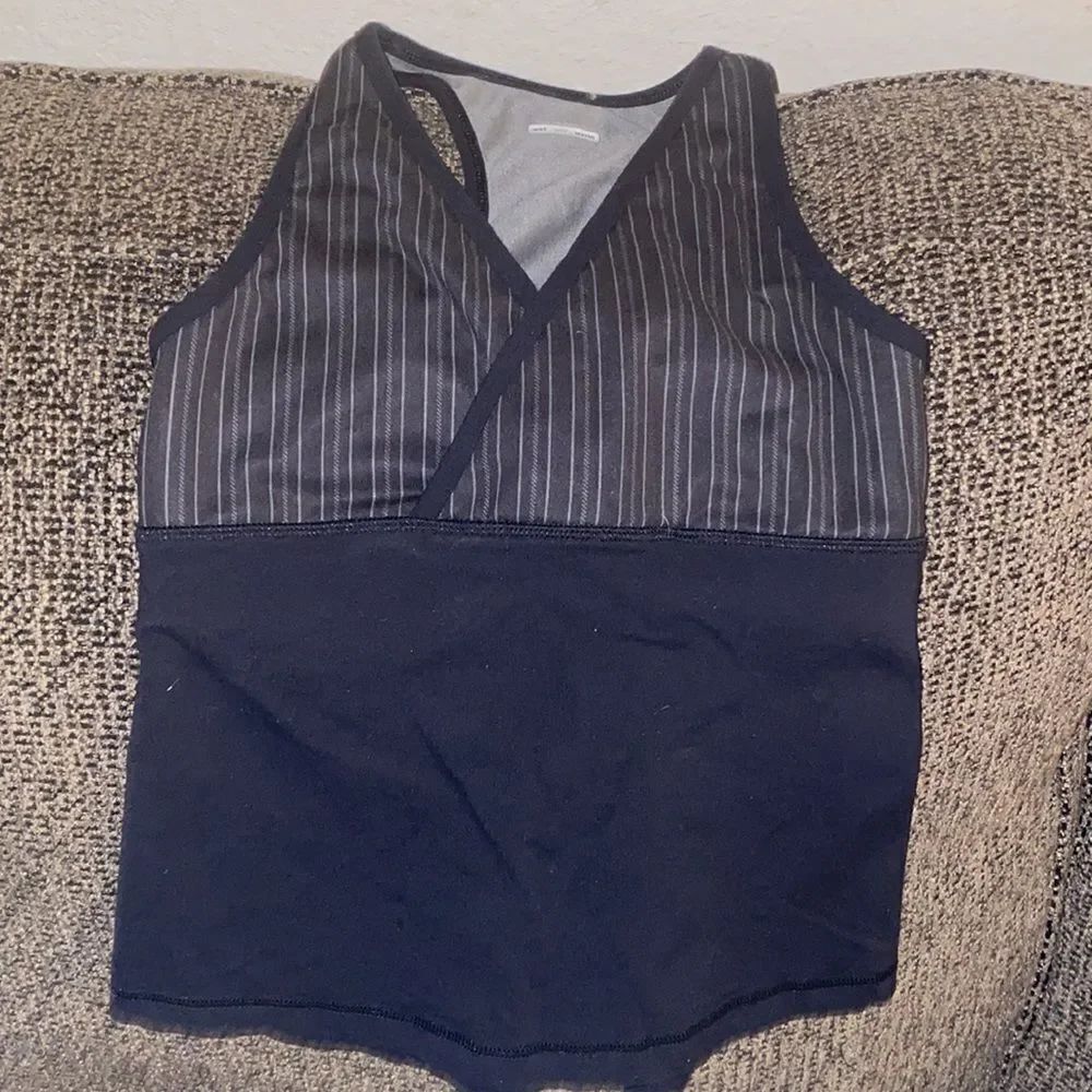 ✨ Lululemon Deep V Tank✨ - Picture 3 of 7